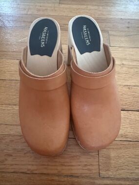 Swedish Hasbeens Tan Leather Slip-On Clogs